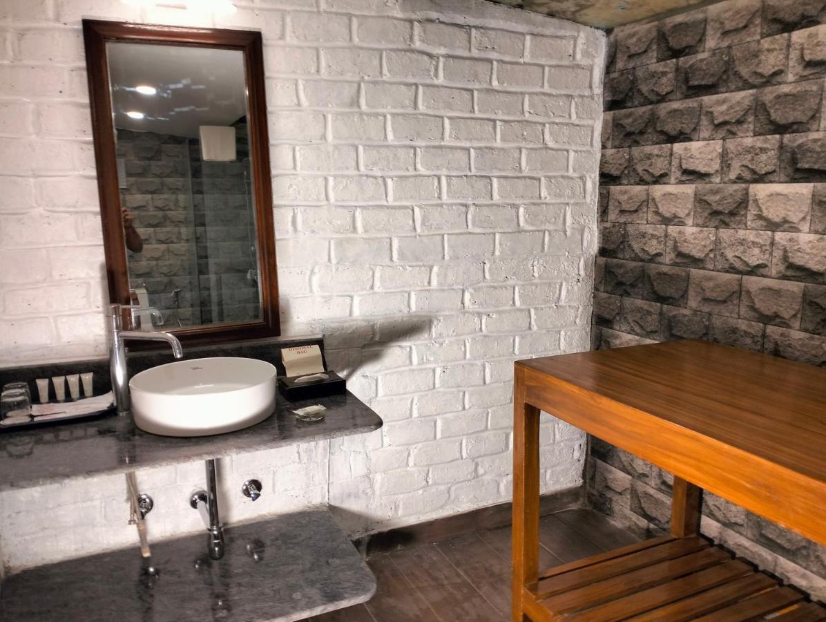 Sasvad Fort Jadhavgadh -A Gadh Heritage Hotel מראה חיצוני תמונה